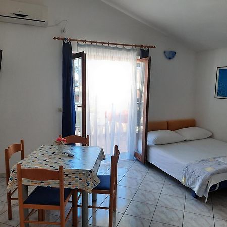 Apartmani Maver Sveti Filip i Jakov Extérieur photo