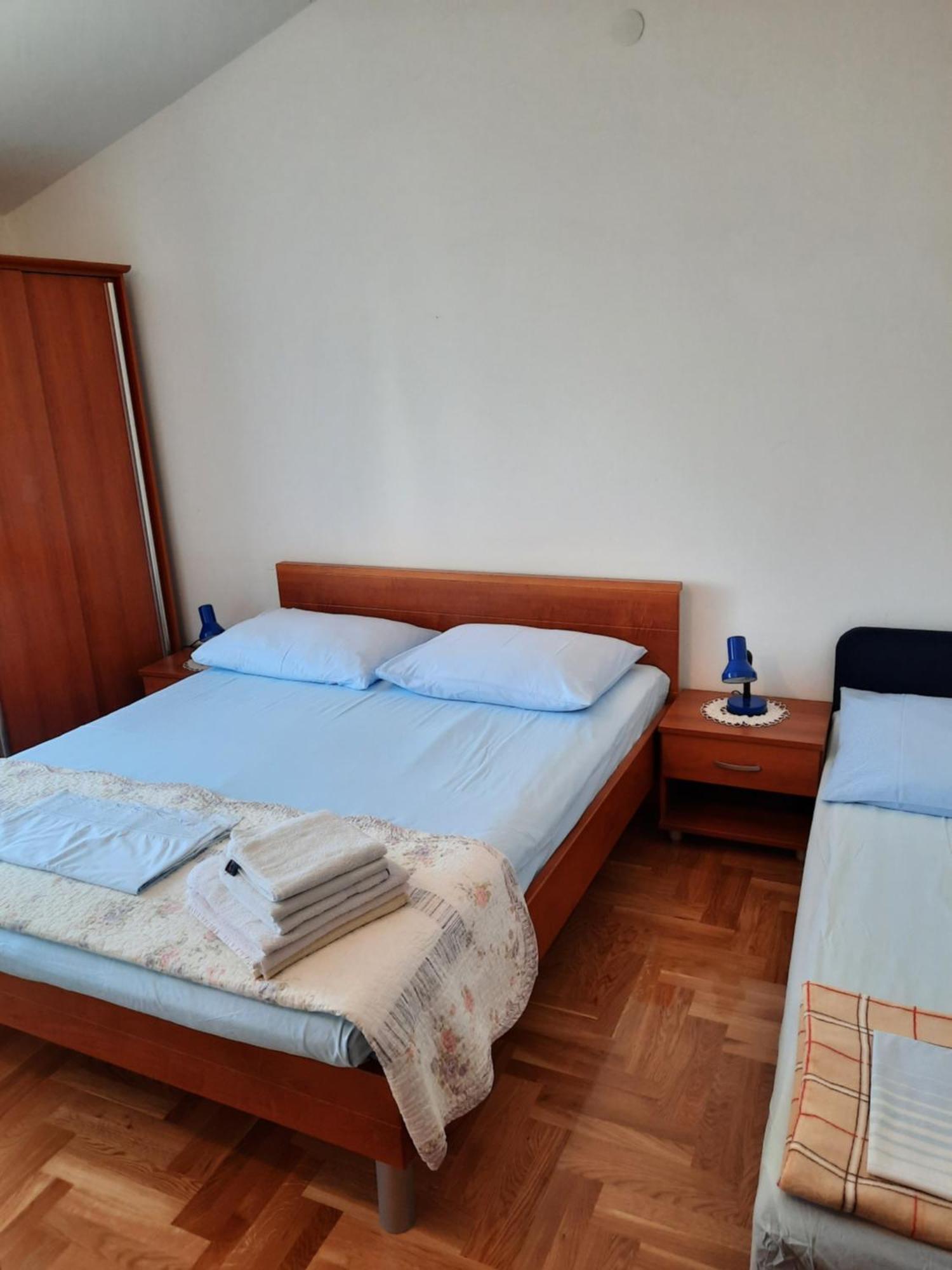 Apartmani Maver Sveti Filip i Jakov Extérieur photo