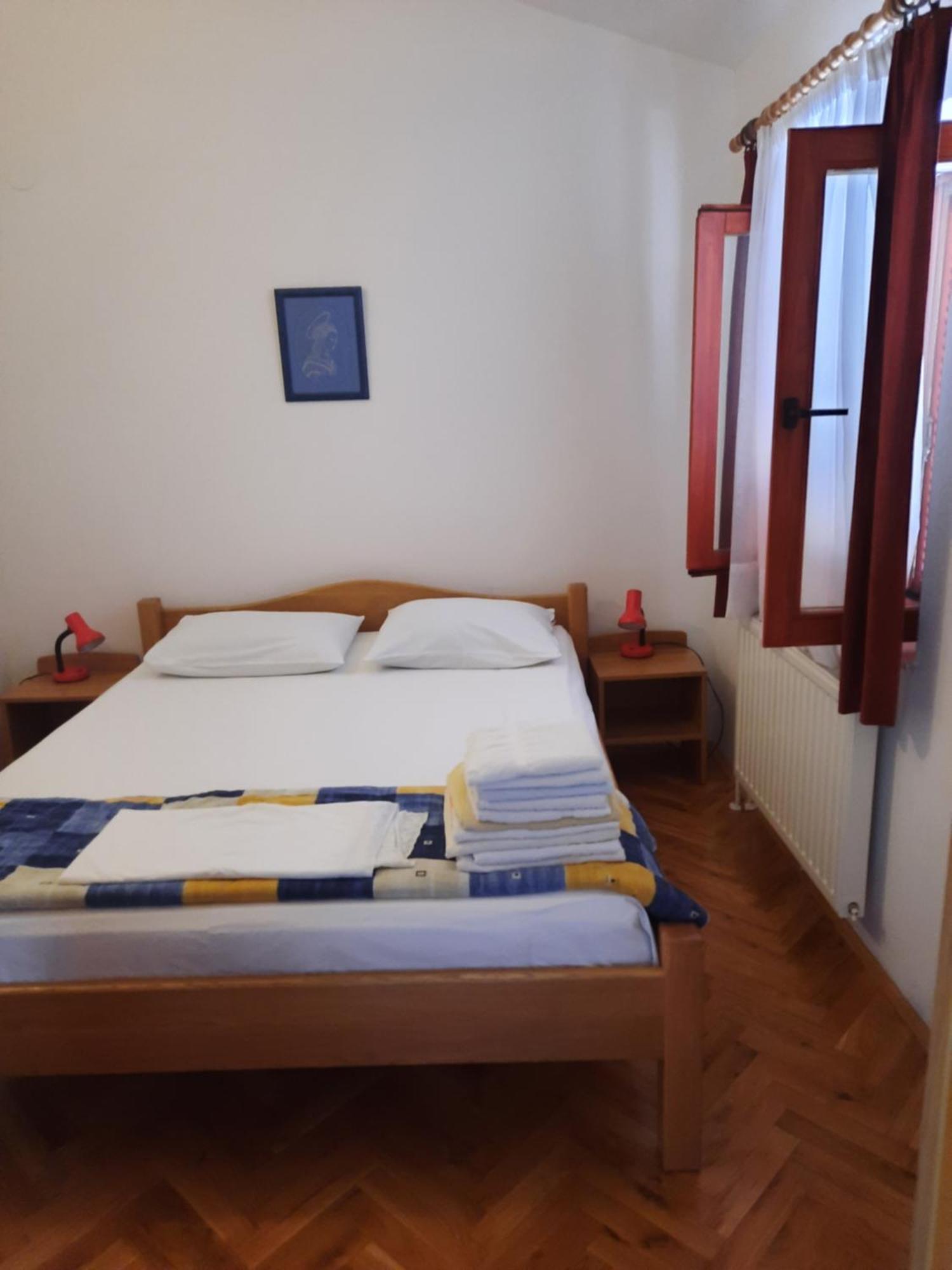 Apartmani Maver Sveti Filip i Jakov Extérieur photo