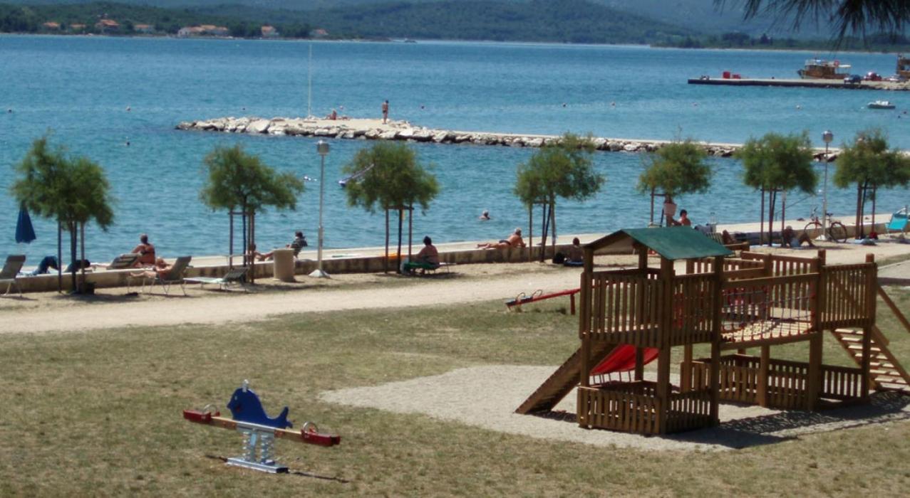 Apartmani Maver Sveti Filip i Jakov Extérieur photo