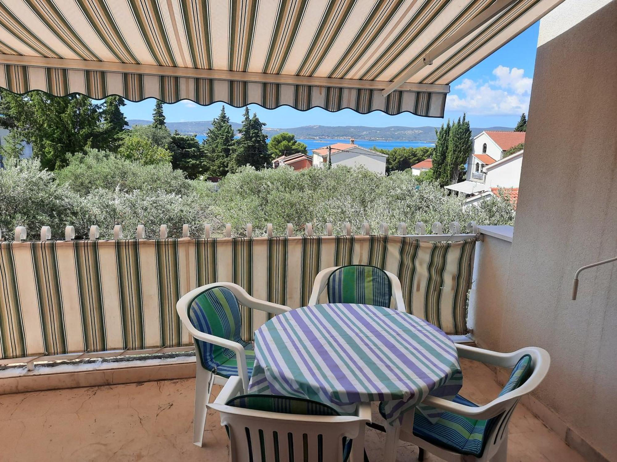 Apartmani Maver Sveti Filip i Jakov Extérieur photo