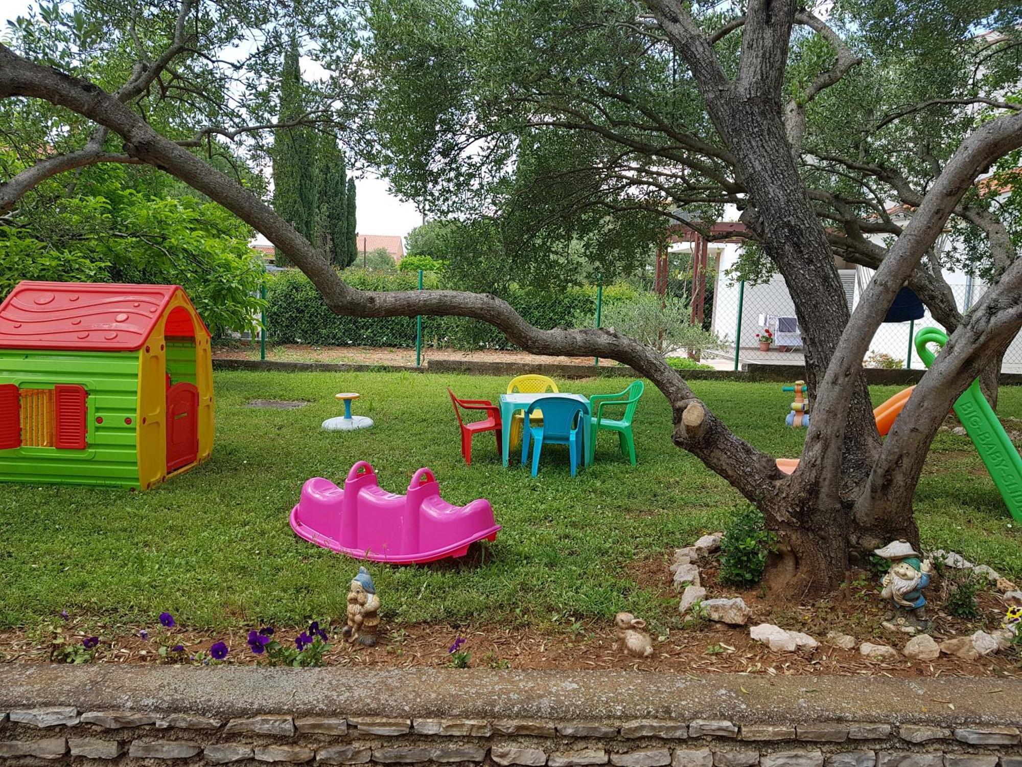 Apartmani Maver Sveti Filip i Jakov Extérieur photo